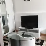 Accommodatie bij particulieren Centre - Salle De Bain, Refrigerateur, Tv Et Machine A Cafe Privatifs - Cuisine Commune - Terrasse - De A 200m Poitiers