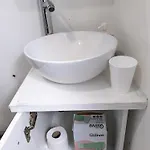 Centre - Salle De Bain, Refrigerateur, Tv Et Machine A Cafe Privatifs - Cuisine Commune - Terrasse - De A 200m Poitiers