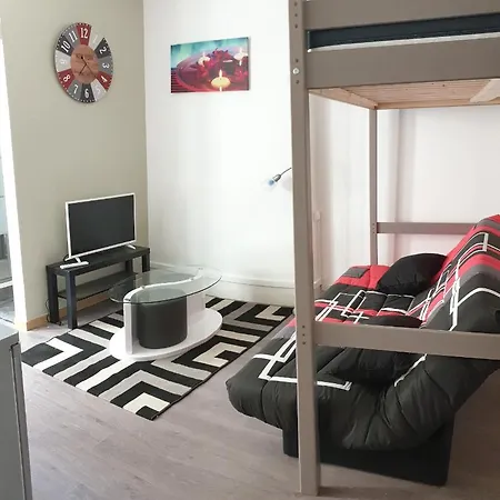 Centre - Salle De Bain, Refrigerateur, Tv Et Machine A Cafe Privatifs - Cuisine Commune - Terrasse - De A 200m Kwatera prywatna Poitiers