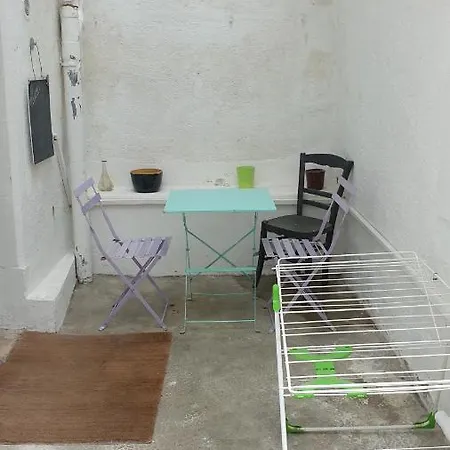 Centre - Salle De Bain, Refrigerateur, Tv Et Machine A Cafe Privatifs - Cuisine Commune - Terrasse - De A 200m *