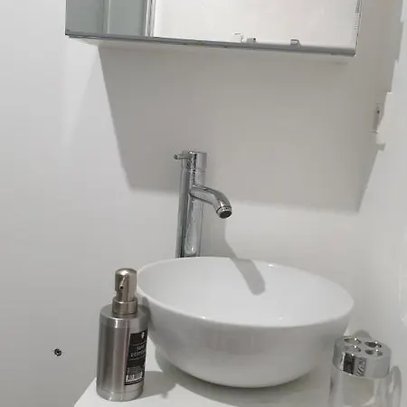 Kwatera prywatna Centre - Salle De Bain, Refrigerateur, Tv Et Machine A Cafe Privatifs - Cuisine Commune - Terrasse - De A 200m Poitiers