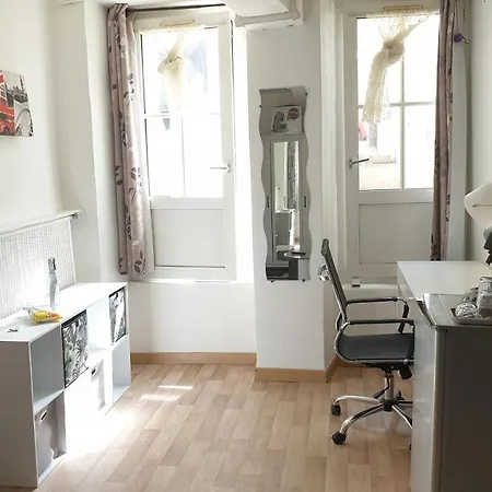 Centre - Salle De Bain, Refrigerateur, Tv Et Machine A Cafe Privatifs - Cuisine Commune - Terrasse - De A 200m 民宿 普瓦捷