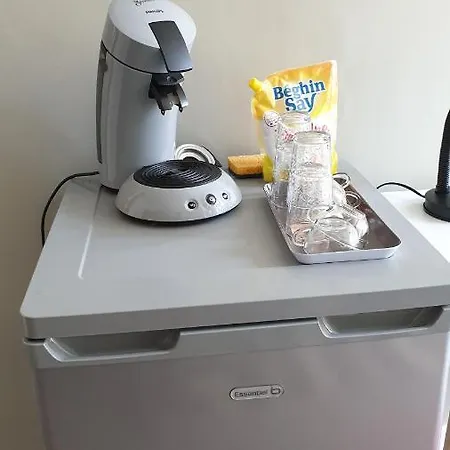 Centre - Salle De Bain, Refrigerateur, Tv Et Machine A Cafe Privatifs - Cuisine Commune - Terrasse - De A 200m *