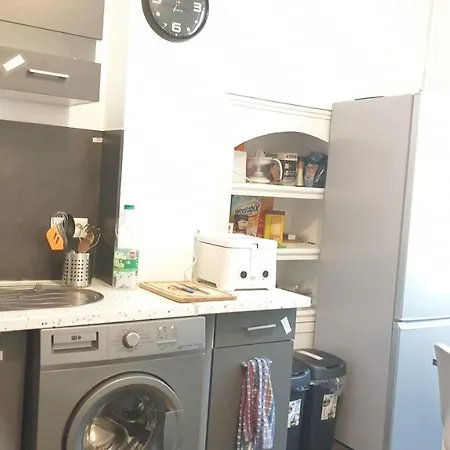 Centre - Salle De Bain, Refrigerateur, Tv Et Machine A Cafe Privatifs - Cuisine Commune - Terrasse - De A 200m Kwatera prywatna