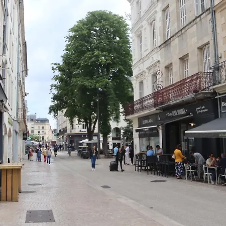 民宿 Centre - Salle De Bain, Refrigerateur, Tv Et Machine A Cafe Privatifs - Cuisine Commune - Terrasse - De A 200m 普瓦捷