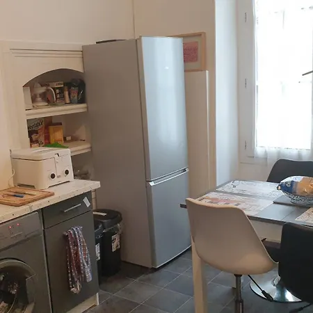 Centre - Salle De Bain, Refrigerateur, Tv Et Machine A Cafe Privatifs - Cuisine Commune - Terrasse - De A 200m Poitiers
