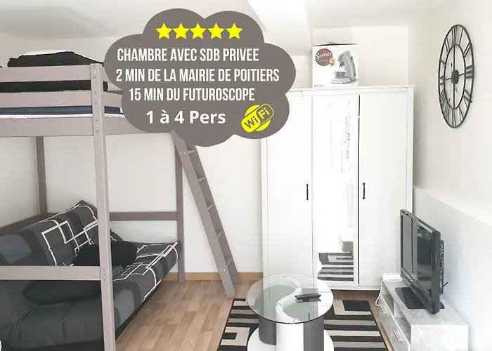 Centre: Private Comforts, Shared Kitchen & Hall Proximity Homestay Poitiers